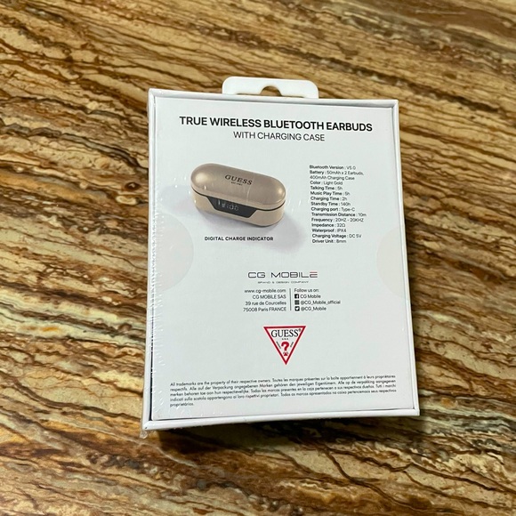 Guess - Picture 4 of 4